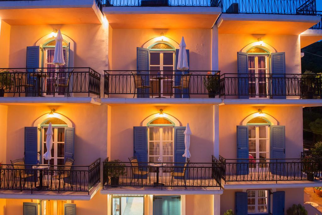Maria Studios Poros Town Exterior photo