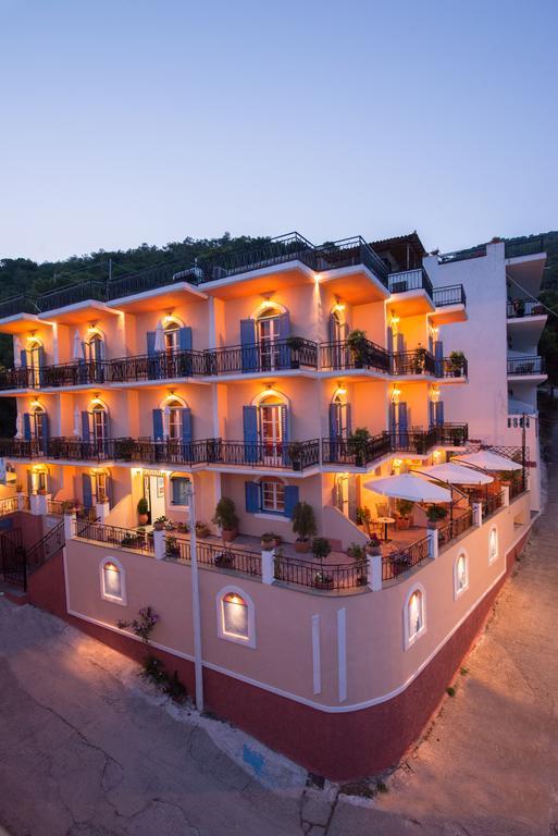 Maria Studios Poros Town Exterior photo