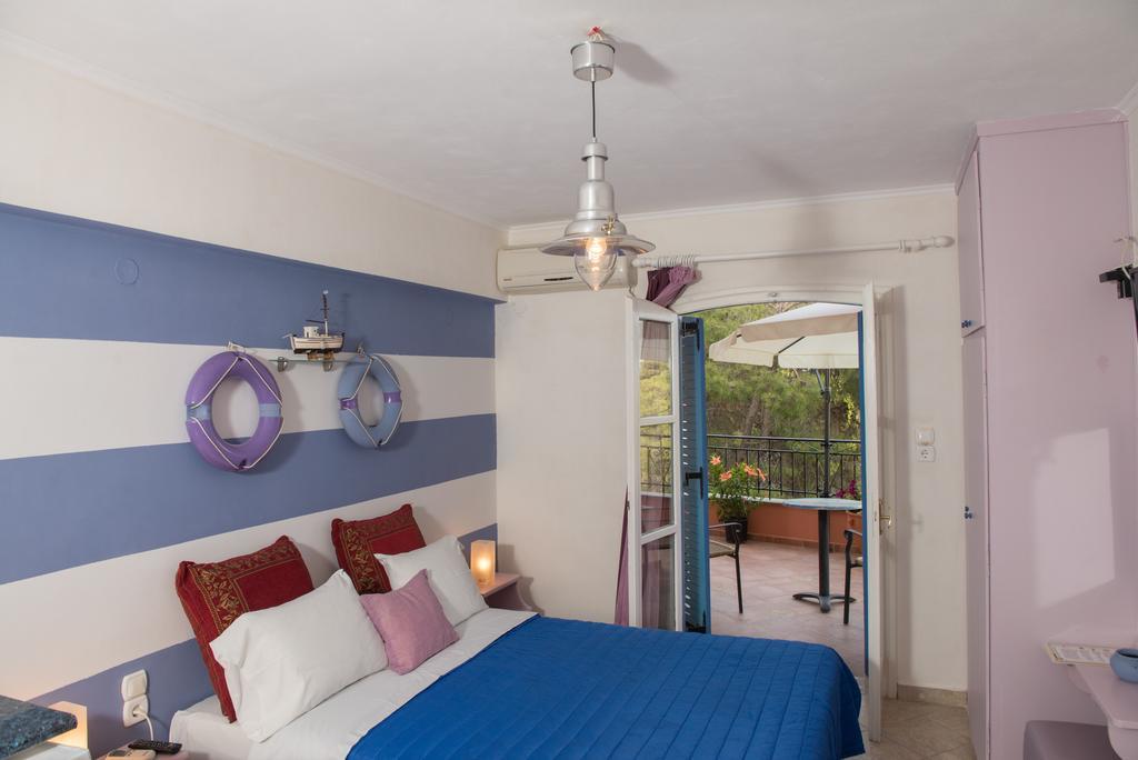 Maria Studios Poros Town Room photo