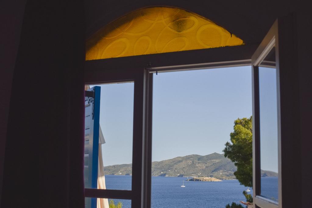 Maria Studios Poros Town Exterior photo