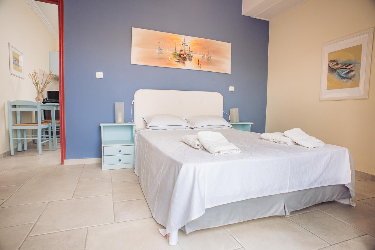 Maria Studios Poros Town Exterior photo