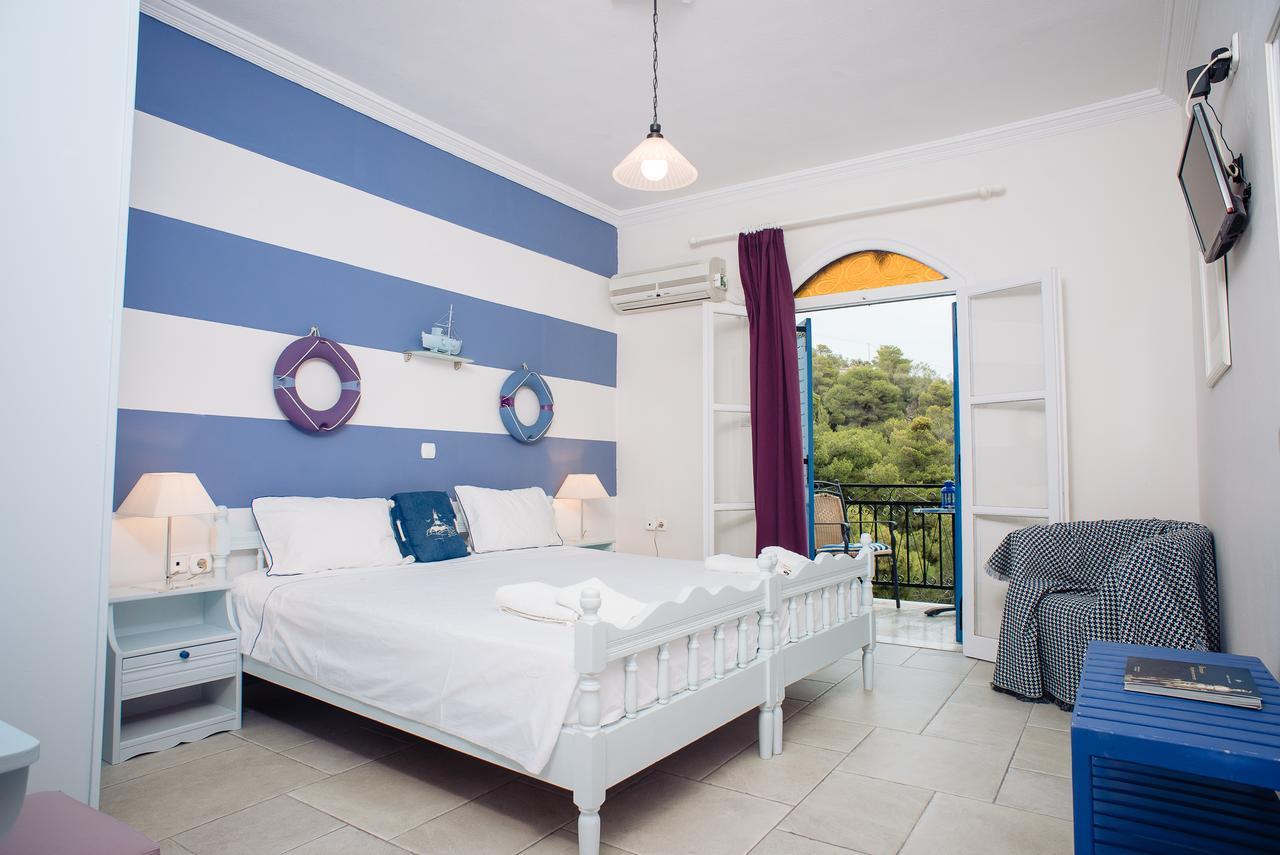 Maria Studios Poros Town Exterior photo